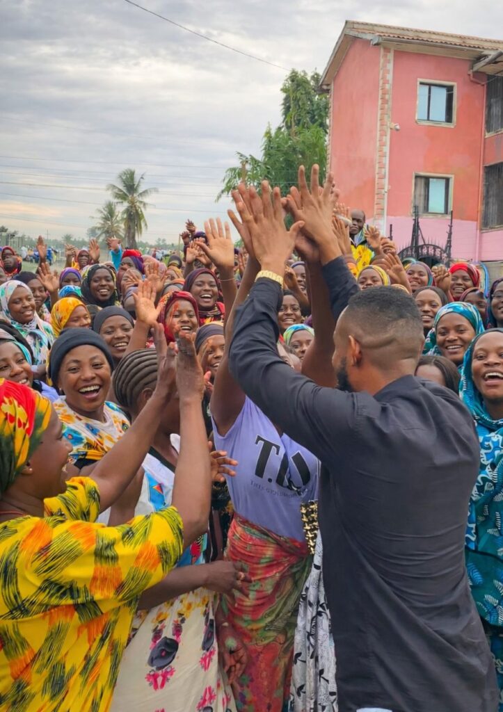 Ali kubo with coast women